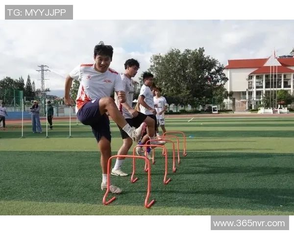 科学足球耐力训练方法探究与实践提升运动员竞技水平的有效策略