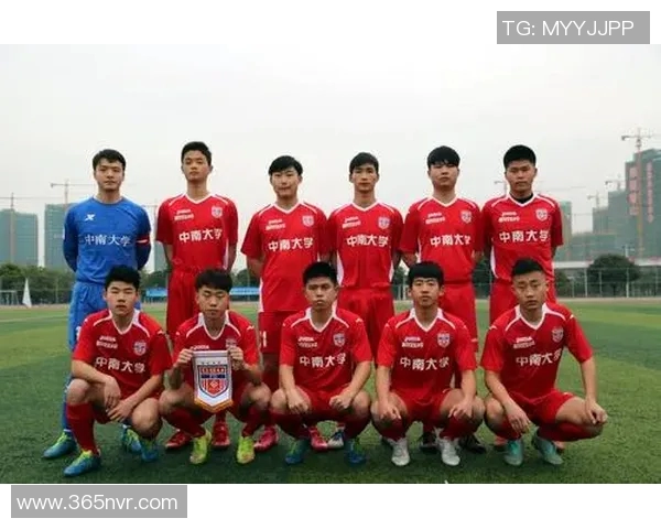 南京足球队在足球战术排行榜中荣获第八名展现出强劲实力与潜力